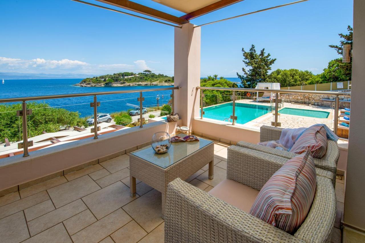 Villa Terra Del Nonno With Sea Views & Pool Gaios Exterior photo